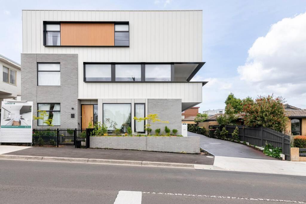 3 Bedroomtownhouse-free Parking Holiday home